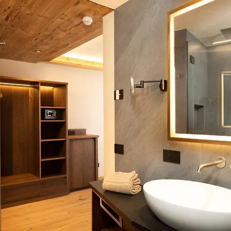 Camino Rustic Chic Hotel 4*