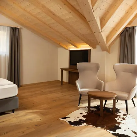 Camino Rustic Chic