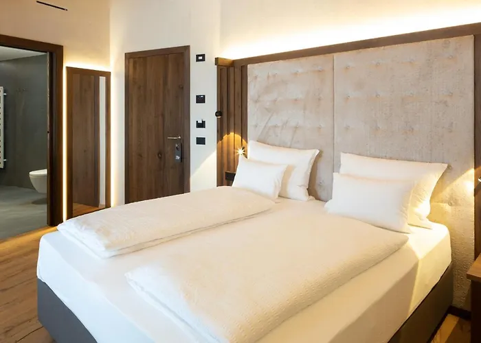 Camino Rustic Chic
