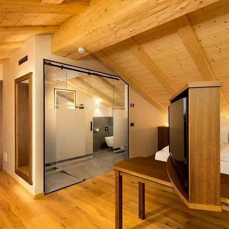 Camino Rustic Chic